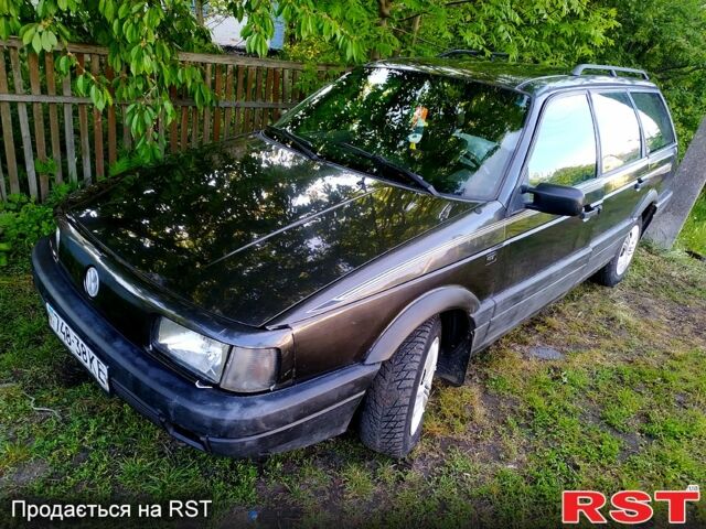 Черный Фольксваген Пассат, объемом двигателя 2 л и пробегом 0 тыс. км за 1000 $, фото 1 на Automoto.ua