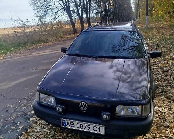 Черный Фольксваген Пассат, объемом двигателя 1.8 л и пробегом 330 тыс. км за 2500 $, фото 1 на Automoto.ua