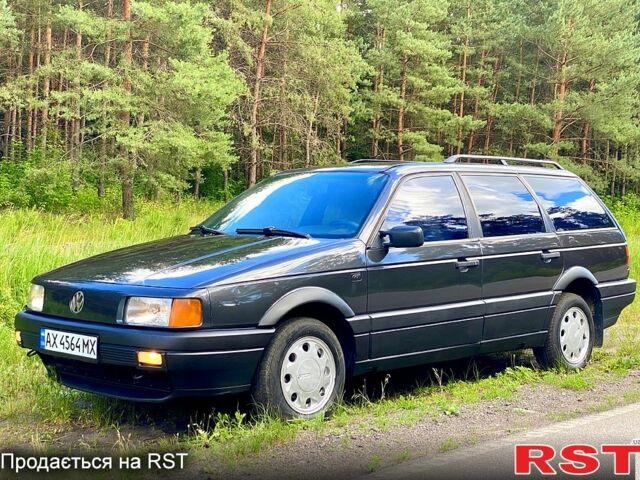 Черный Фольксваген Пассат, объемом двигателя 1.8 л и пробегом 350 тыс. км за 3250 $, фото 1 на Automoto.ua