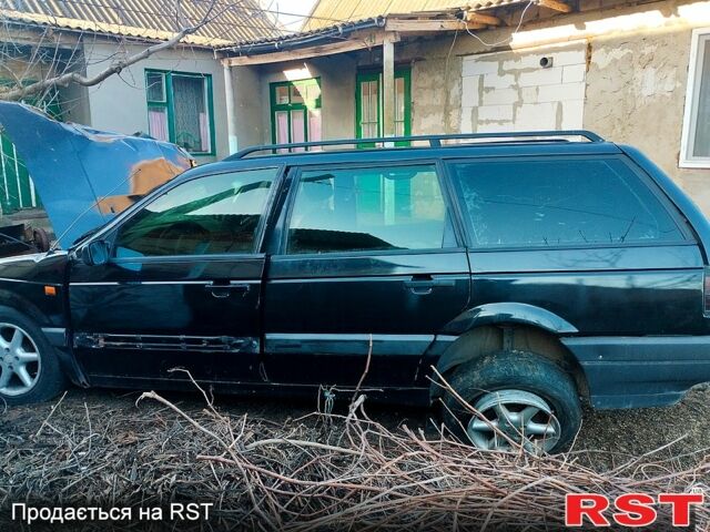 Черный Фольксваген Пассат, объемом двигателя 1.9 л и пробегом 0 тыс. км за 650 $, фото 1 на Automoto.ua