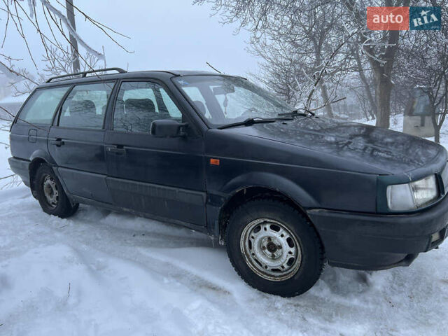 Чорний Фольксваген Пассат, об'ємом двигуна 1.8 л та пробігом 350 тис. км за 1400 $, фото 1 на Automoto.ua