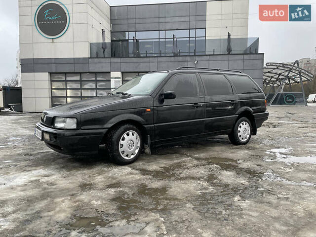 Чорний Фольксваген Пассат, об'ємом двигуна 2 л та пробігом 292 тис. км за 3000 $, фото 1 на Automoto.ua