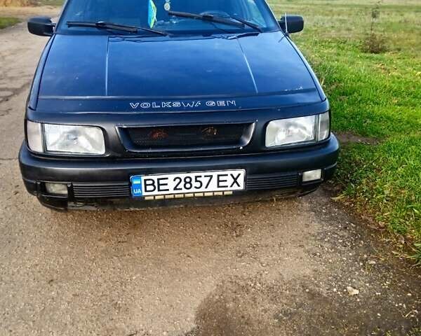 Черный Фольксваген Пассат, объемом двигателя 2 л и пробегом 400 тыс. км за 2000 $, фото 1 на Automoto.ua