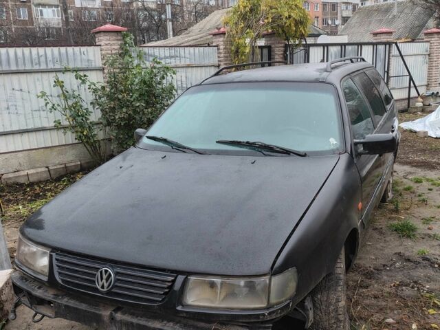 Черный Фольксваген Пассат, объемом двигателя 0 л и пробегом 350 тыс. км за 1000 $, фото 1 на Automoto.ua