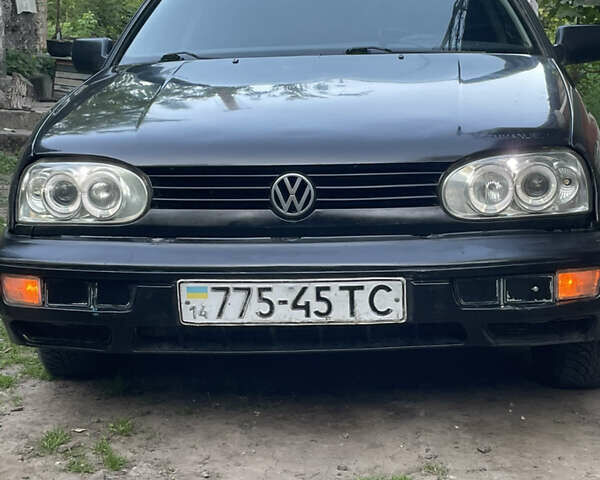 Черный Фольксваген Пассат, объемом двигателя 0 л и пробегом 350 тыс. км за 1500 $, фото 1 на Automoto.ua