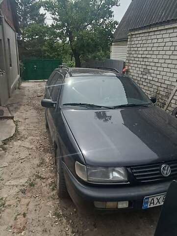 Черный Фольксваген Пассат, объемом двигателя 2 л и пробегом 400 тыс. км за 2700 $, фото 1 на Automoto.ua