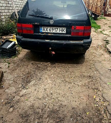 Черный Фольксваген Пассат, объемом двигателя 2 л и пробегом 400 тыс. км за 2700 $, фото 1 на Automoto.ua