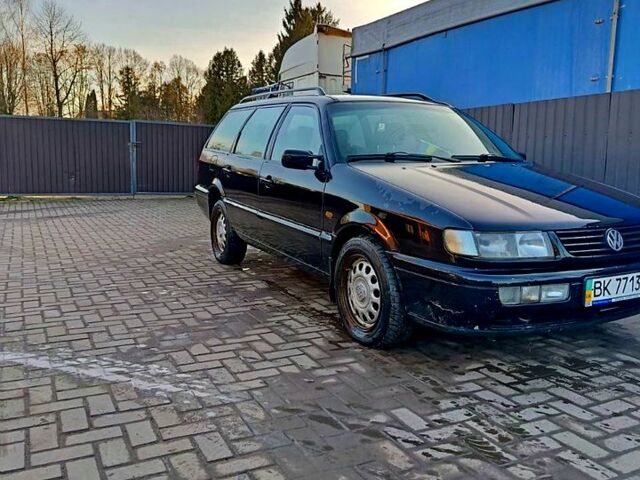 Черный Фольксваген Пассат, объемом двигателя 1.6 л и пробегом 460 тыс. км за 1800 $, фото 1 на Automoto.ua