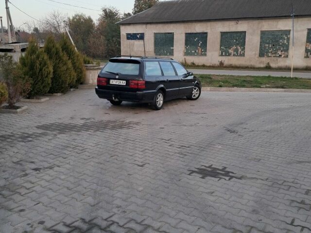 Фольксваген Пассат 1996 у Івано-Франківську на Automoto.ua Чорний Фольксваген Пассат, об'ємом двигуна 2 л та пробігом 250 тис. км за 4000 $, фото 1 на Automoto.ua