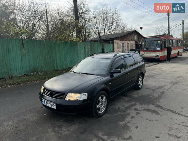 Черный Фольксваген Пассат, объемом двигателя 1.9 л и пробегом 300 тыс. км за 2599 $, фото 1 на Automoto.ua