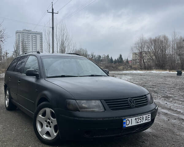 Черный Фольксваген Пассат, объемом двигателя 2.77 л и пробегом 430 тыс. км за 2000 $, фото 1 на Automoto.ua