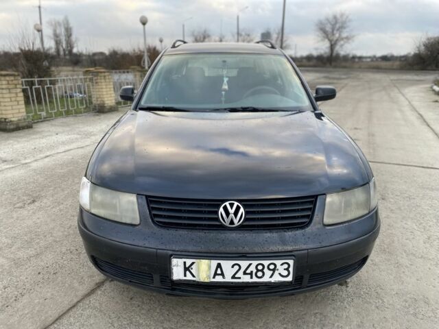 Черный Фольксваген Пассат, объемом двигателя 1.9 л и пробегом 220 тыс. км за 2150 $, фото 1 на Automoto.ua