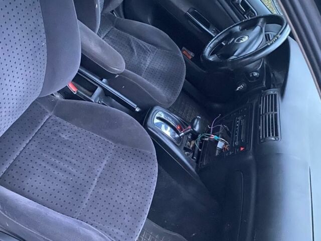 Черный Фольксваген Пассат, объемом двигателя 0 л и пробегом 380 тыс. км за 900 $, фото 1 на Automoto.ua