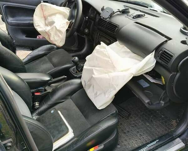 Черный Фольксваген Пассат, объемом двигателя 1.8 л и пробегом 345 тыс. км за 1883 $, фото 1 на Automoto.ua