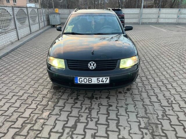 Черный Фольксваген Пассат, объемом двигателя 1.9 л и пробегом 375 тыс. км за 2054 $, фото 1 на Automoto.ua