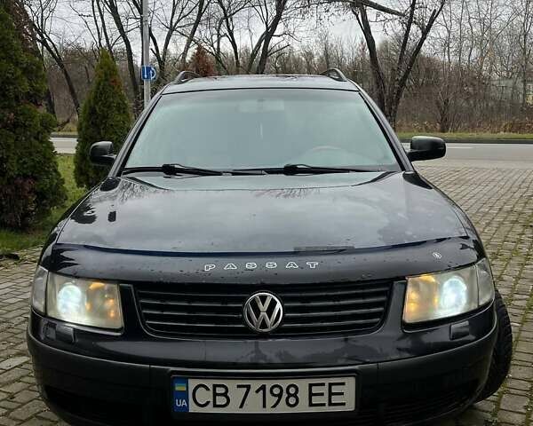 Черный Фольксваген Пассат, объемом двигателя 1.78 л и пробегом 300 тыс. км за 3000 $, фото 1 на Automoto.ua