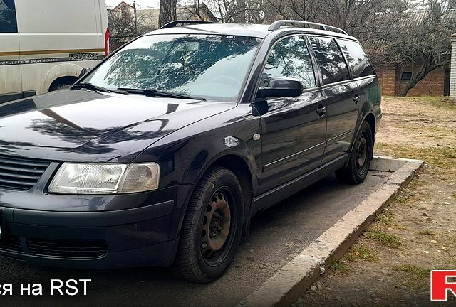 Черный Фольксваген Пассат, объемом двигателя 1.9 л и пробегом 320 тыс. км за 3100 $, фото 1 на Automoto.ua