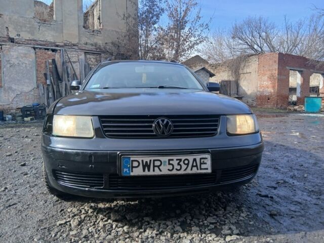 Черный Фольксваген Пассат, объемом двигателя 1.9 л и пробегом 245 тыс. км за 1499 $, фото 1 на Automoto.ua