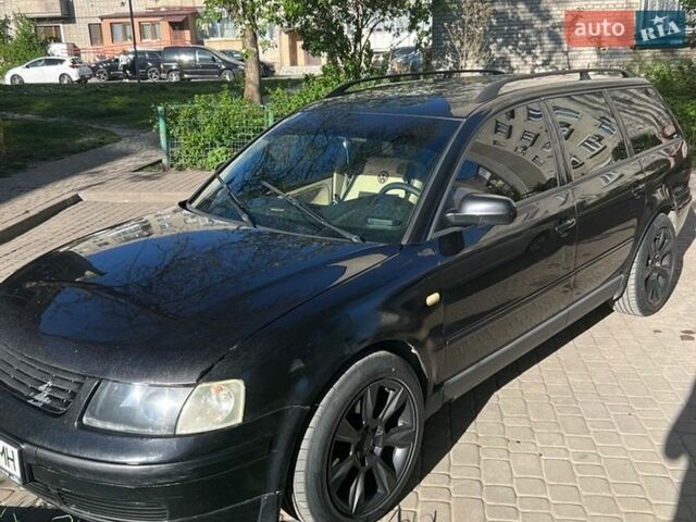 Чорний Фольксваген Пассат, об'ємом двигуна 2.5 л та пробігом 460 тис. км за 3000 $, фото 1 на Automoto.ua