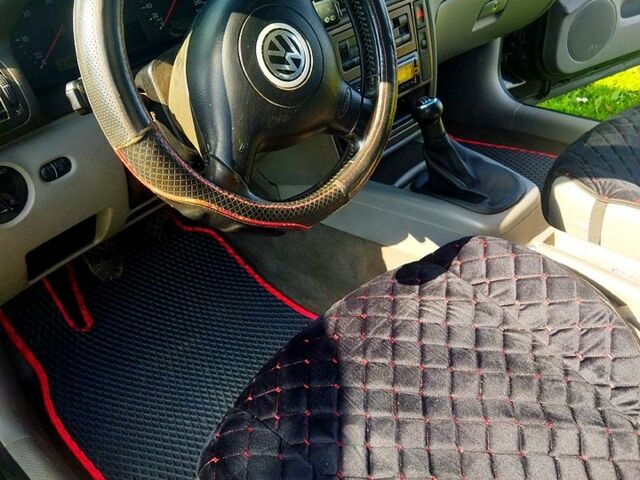 Черный Фольксваген Пассат, объемом двигателя 1.9 л и пробегом 300 тыс. км за 3900 $, фото 1 на Automoto.ua