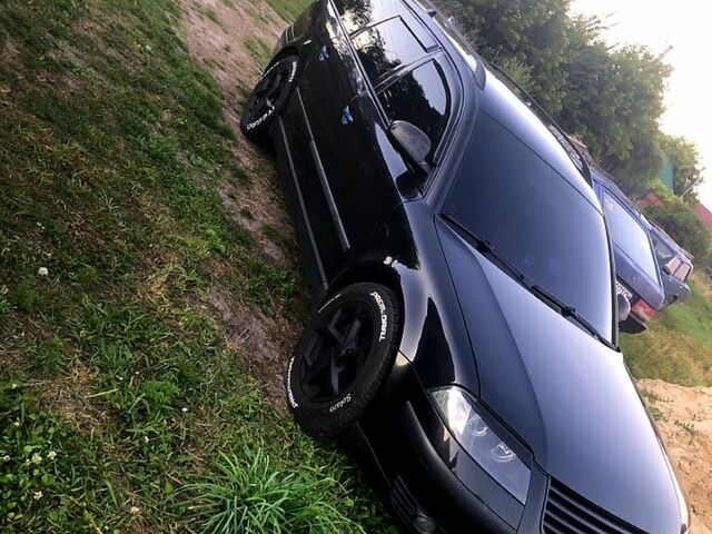 Черный Фольксваген Пассат, объемом двигателя 1.8 л и пробегом 260 тыс. км за 4900 $, фото 1 на Automoto.ua