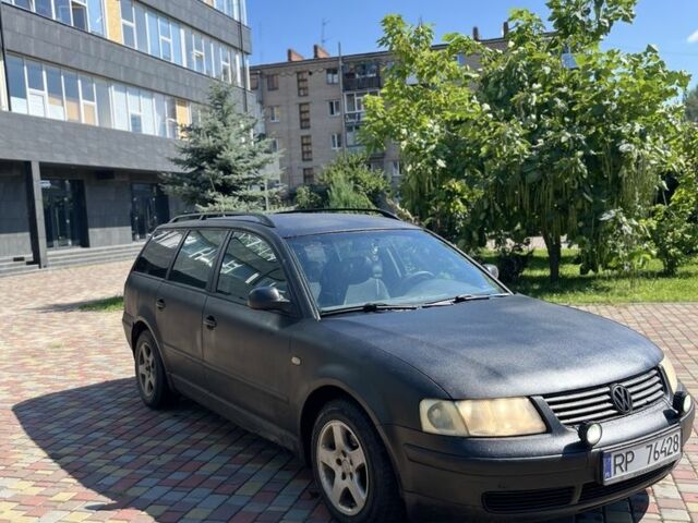 Черный Фольксваген Пассат, объемом двигателя 1.9 л и пробегом 200 тыс. км за 2093 $, фото 1 на Automoto.ua