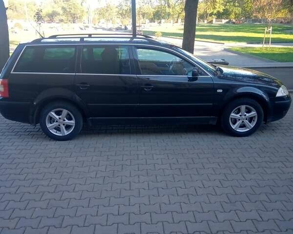 Черный Фольксваген Пассат, объемом двигателя 1.6 л и пробегом 200 тыс. км за 4400 $, фото 1 на Automoto.ua