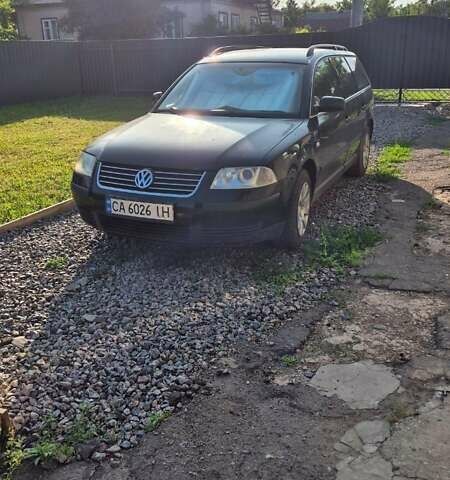 Черный Фольксваген Пассат, объемом двигателя 1.6 л и пробегом 296 тыс. км за 5200 $, фото 1 на Automoto.ua