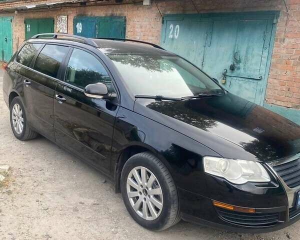Черный Фольксваген Пассат, объемом двигателя 2 л и пробегом 291 тыс. км за 5150 $, фото 1 на Automoto.ua