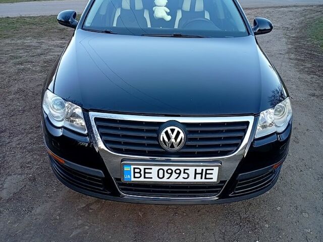 Черный Фольксваген Пассат, объемом двигателя 1.6 л и пробегом 225 тыс. км за 5950 $, фото 1 на Automoto.ua