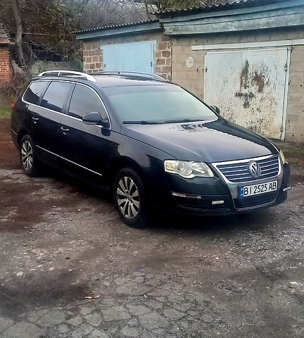 Черный Фольксваген Пассат, объемом двигателя 2 л и пробегом 235 тыс. км за 5500 $, фото 1 на Automoto.ua
