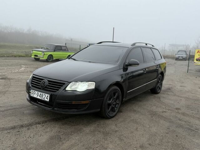 Черный Фольксваген Пассат, объемом двигателя 2 л и пробегом 400 тыс. км за 3350 $, фото 1 на Automoto.ua
