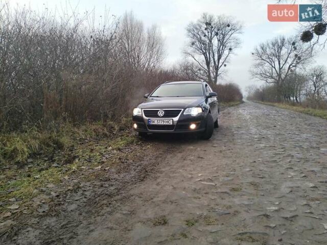 Черный Фольксваген Пассат, объемом двигателя 1.6 л и пробегом 290 тыс. км за 7000 $, фото 1 на Automoto.ua