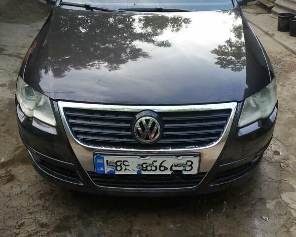 Черный Фольксваген Пассат, объемом двигателя 1.98 л и пробегом 340 тыс. км за 6500 $, фото 1 на Automoto.ua