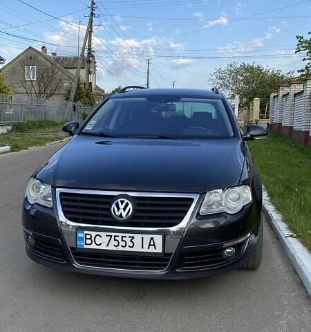 Черный Фольксваген Пассат, объемом двигателя 1.97 л и пробегом 260 тыс. км за 7553 $, фото 1 на Automoto.ua