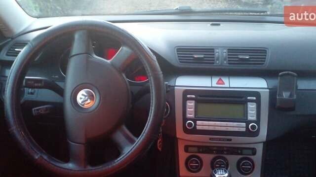 Черный Фольксваген Пассат, объемом двигателя 1.6 л и пробегом 216 тыс. км за 6500 $, фото 1 на Automoto.ua