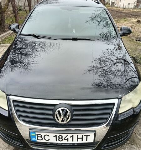 Черный Фольксваген Пассат, объемом двигателя 1.97 л и пробегом 300 тыс. км за 4100 $, фото 1 на Automoto.ua