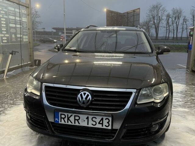 Черный Фольксваген Пассат, объемом двигателя 2 л и пробегом 400 тыс. км за 3500 $, фото 1 на Automoto.ua