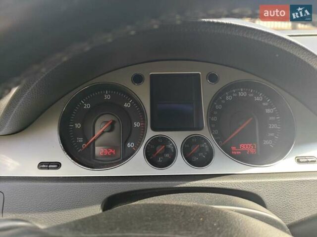 Черный Фольксваген Пассат, объемом двигателя 2 л и пробегом 380 тыс. км за 5000 $, фото 1 на Automoto.ua