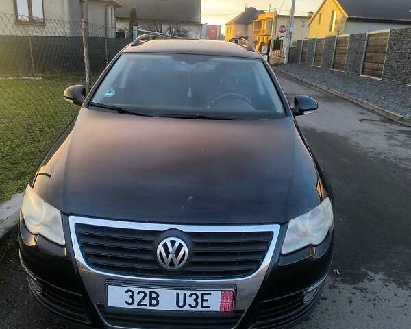 Черный Фольксваген Пассат, объемом двигателя 2 л и пробегом 450 тыс. км за 2000 $, фото 1 на Automoto.ua