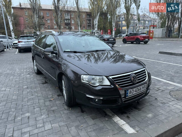 Черный Фольксваген Пассат, объемом двигателя 1.97 л и пробегом 350 тыс. км за 6500 $, фото 1 на Automoto.ua