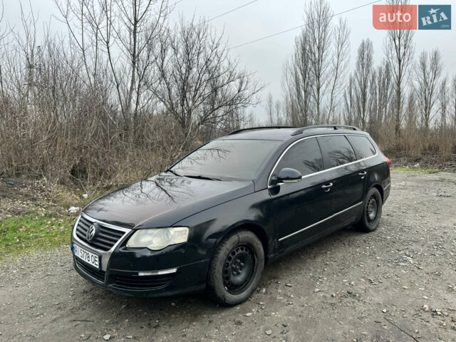 Черный Фольксваген Пассат, объемом двигателя 1.97 л и пробегом 270 тыс. км за 5800 $, фото 1 на Automoto.ua