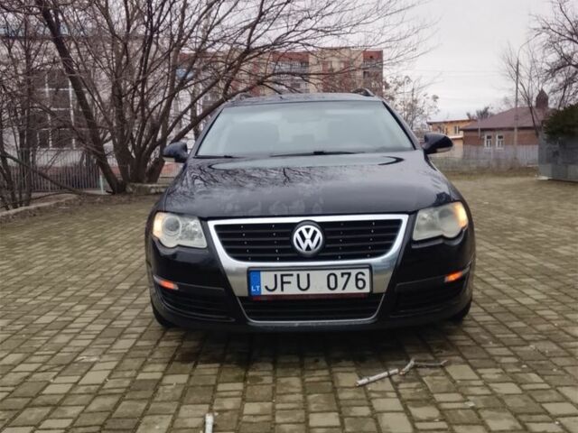 Черный Фольксваген Пассат, объемом двигателя 0 л и пробегом 350 тыс. км за 3200 $, фото 1 на Automoto.ua