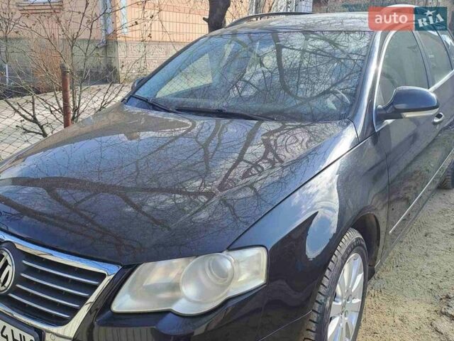 Черный Фольксваген Пассат, объемом двигателя 1.6 л и пробегом 370 тыс. км за 5400 $, фото 1 на Automoto.ua