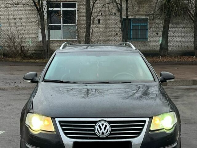 Черный Фольксваген Пассат, объемом двигателя 2 л и пробегом 290 тыс. км за 2900 $, фото 1 на Automoto.ua