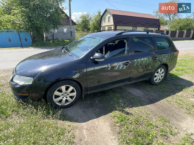 Черный Фольксваген Пассат, объемом двигателя 1.9 л и пробегом 320 тыс. км за 5000 $, фото 1 на Automoto.ua