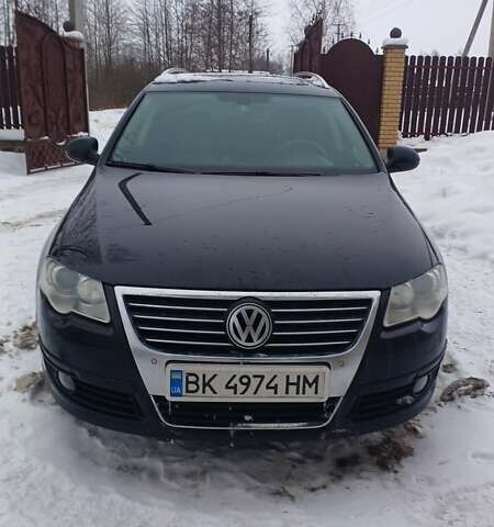 Чорний Фольксваген Пассат, об'ємом двигуна 2 л та пробігом 293 тис. км за 8000 $, фото 1 на Automoto.ua