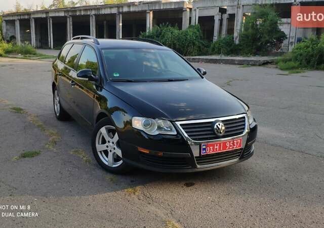 Чорний Фольксваген Пассат, об'ємом двигуна 1.6 л та пробігом 220 тис. км за 6399 $, фото 1 на Automoto.ua