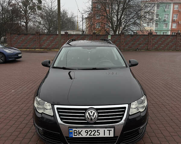 Чорний Фольксваген Пассат, об'ємом двигуна 2 л та пробігом 370 тис. км за 8100 $, фото 1 на Automoto.ua