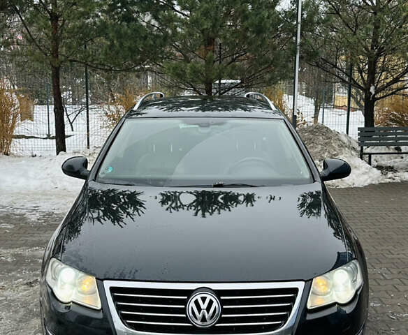 Черный Фольксваген Пассат, объемом двигателя 2 л и пробегом 303 тыс. км за 6200 $, фото 1 на Automoto.ua